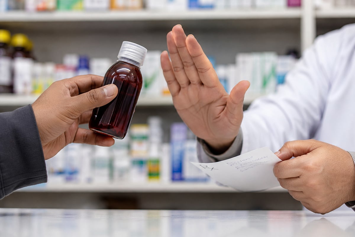 आता डॉक्टरांचं प्रिस्क्रिप्शन असेल तरच मिळेल कफ सिरप; औषध विक्रीच्या नियमात केंद्र सरकारचा मोठा बदल