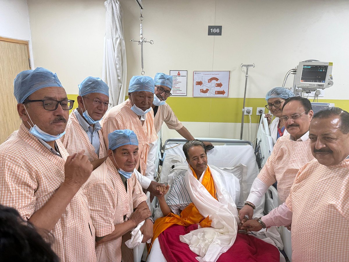 सोनम वांगचुक यांनी अखेर उपोषण सोडलं; केंद्र सरकारच्या 'या' आश्वासनांनंतर घेतला मोठा निर्णय