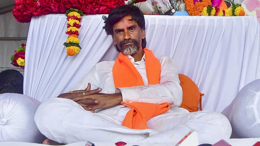 Maratha Reservation : मागण्या न मानल्यास 'वर्षा'समोर आंदोलन; मनोज जरांगेंचा इशारा, आजपासून उपोषण