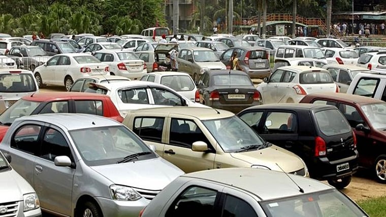 Mumbai: Facing backlash, BMC plans to slash monthly parking rates by 50%