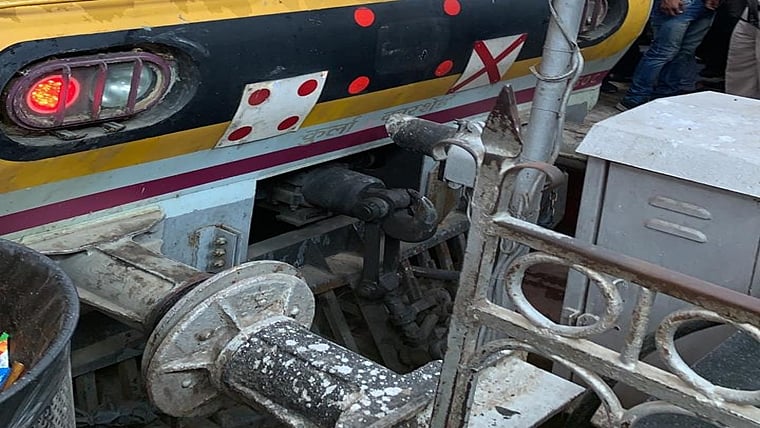 Mumbai: Local train dashes buffer stop at CSMT station