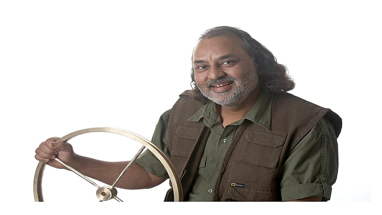 Meet Master sculptor Ankit Patel, who expresses poetry in bronze