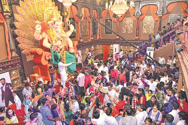 Peshwa-styled Khetwadicha Raja in Galli 12