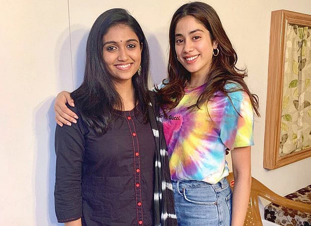 'Zingaat' Girls: Janhvi Kapoor enjoys her fan moment with Rinku Rajguru