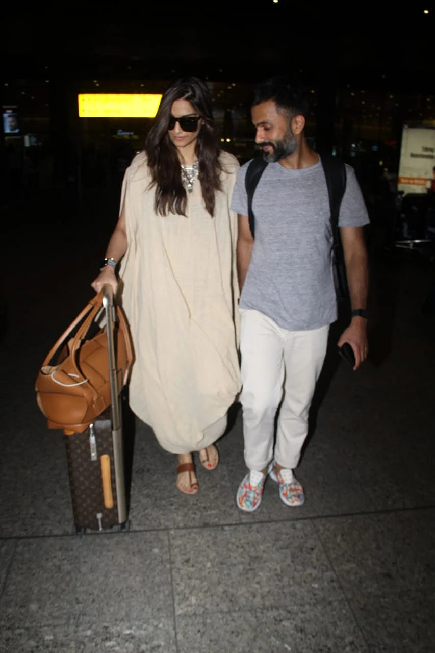 Sonam Kapoor back in town with husand Anand Ahuja