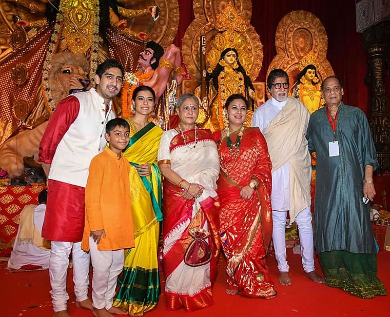 L-R- Ayan, Yug, Kajol, Jaya, Sharbani, Amitabh