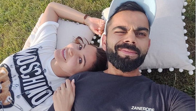 Anushka Sharma is all hearts and smiles after Virat breaks his personal best Test score