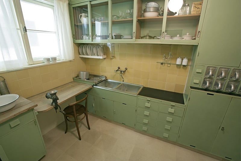 Of fitted kitchens and architecture in new Frankfurt Old Town