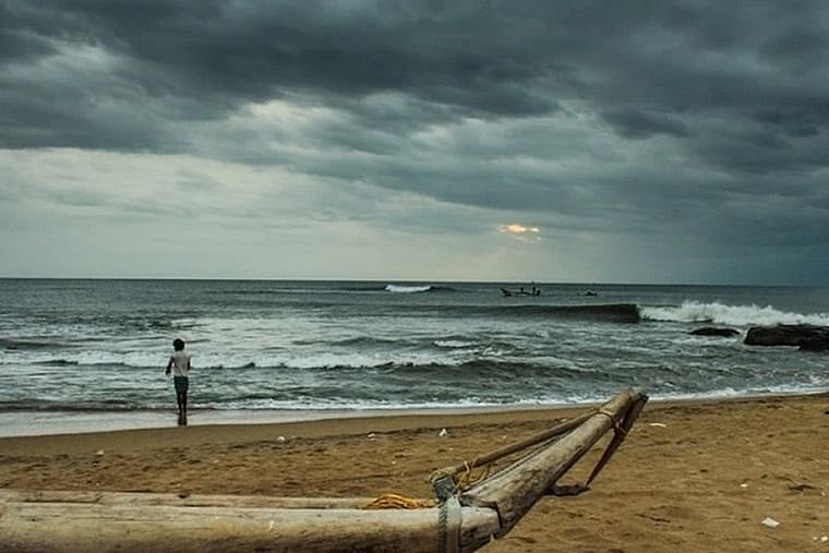 Cyclone 'Bulbul' may trigger heavy rain in Odisha, likely to delay winter in Maharashtra by two...