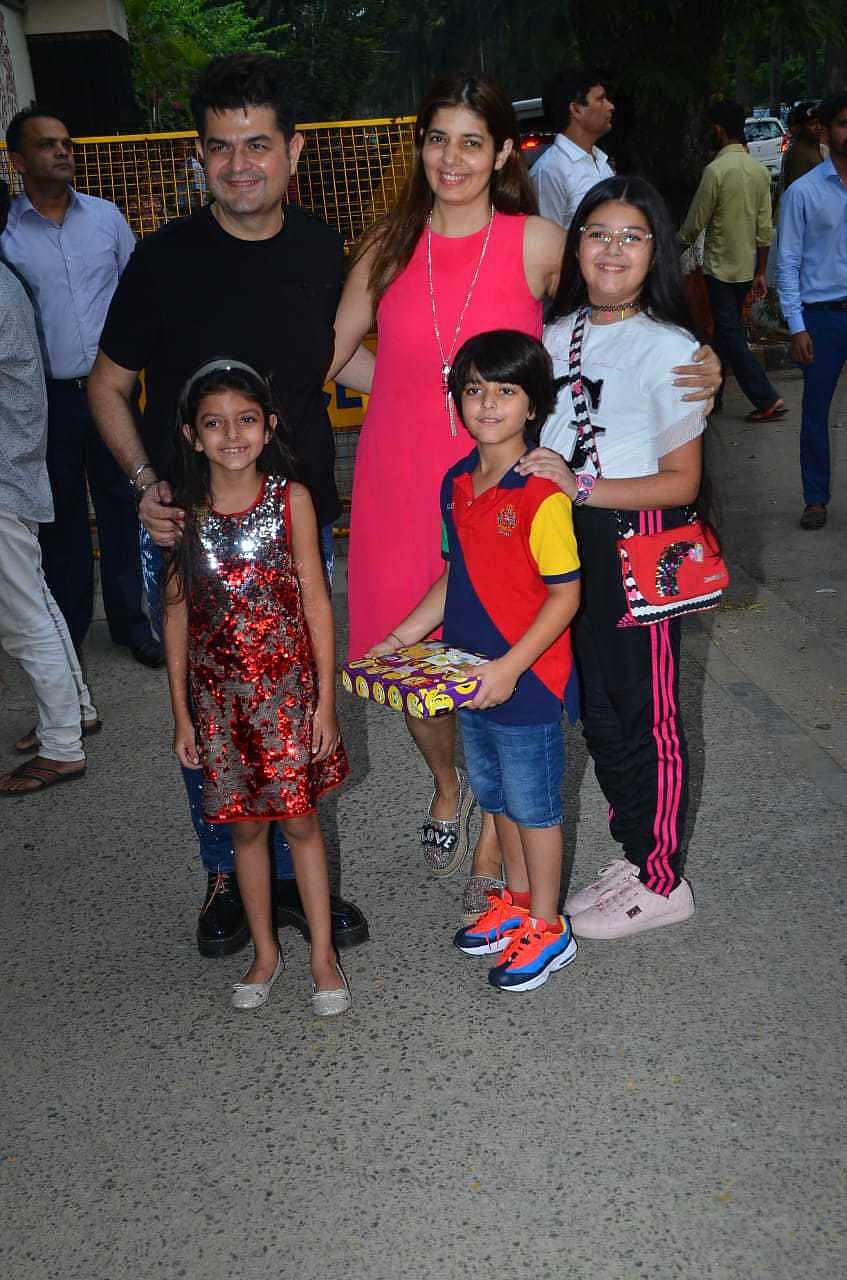 Dabbo Ratnani with family