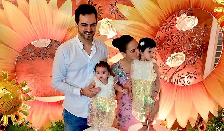 Esha Deol shares awe-dorable pic of daughter Miraya with her Dadaa