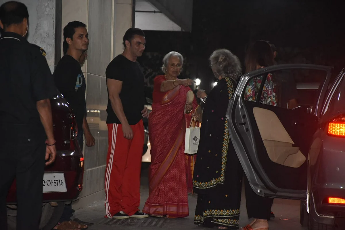 Waheeda Rehman and Asha Parekh