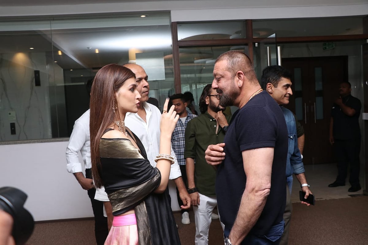 Kriti Sanon, Sanjay Dutt and Ashutosh Gowarikar