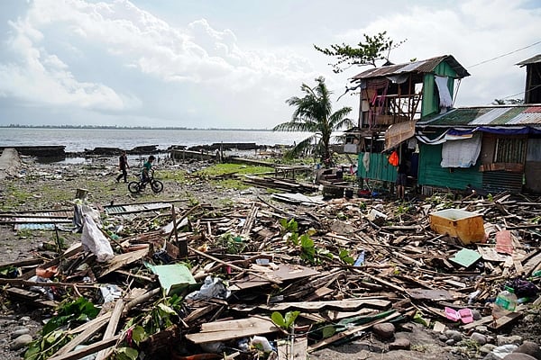 Philippines Christmas typhoon death toll climbs to 41    	