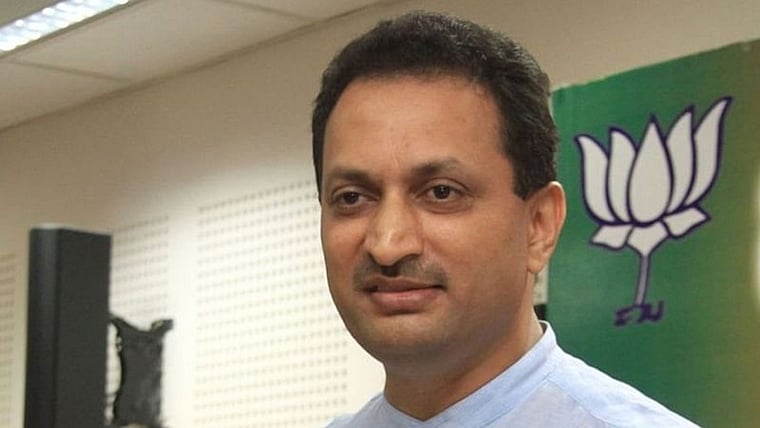 BJP leader Ananth Hegde claims Fadnavis' 80-hour CM stunt was planned to 'save' 40,000 crores
