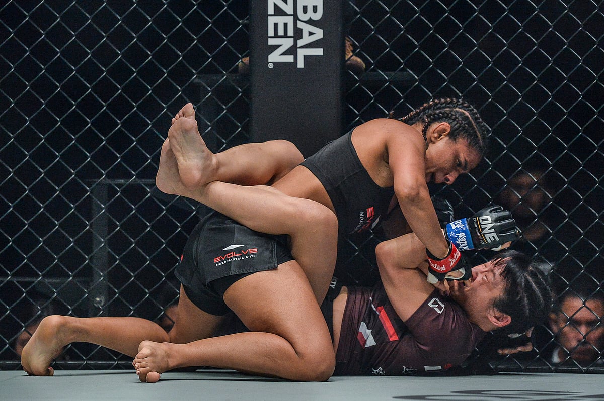 Ritu Phogat's 'ground and pound' to Wu Chiao Chen