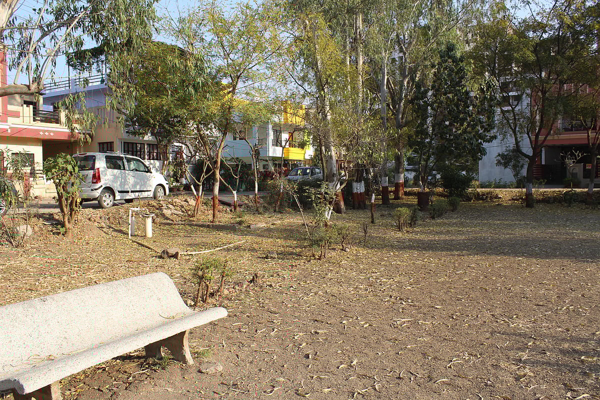 IMC abandoned park without boundary walls