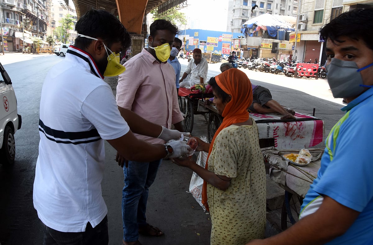 NGO distributes food to the needy people at Mohd Ali Road
