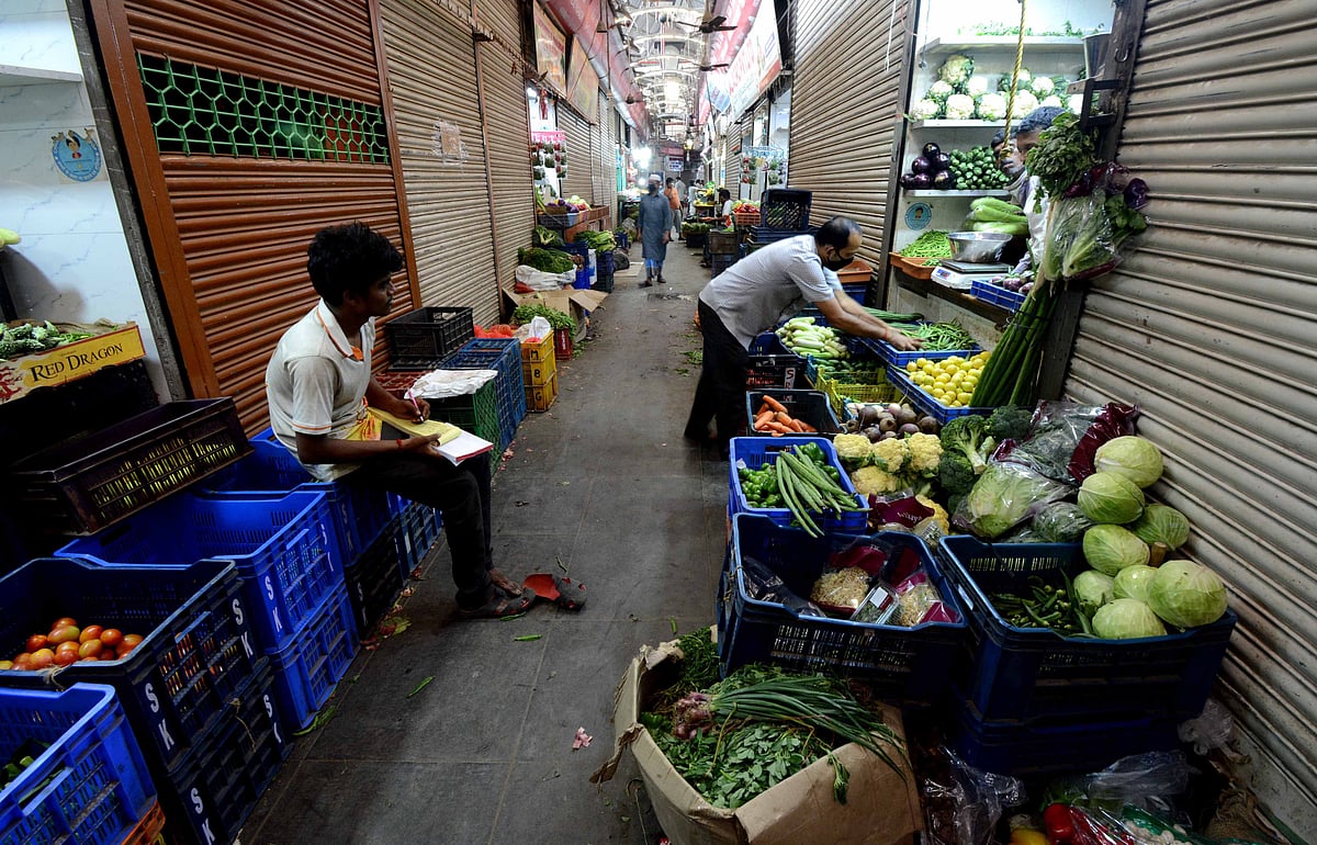 Excess supply derails vegetable market, no fresh arrival till stocks last

