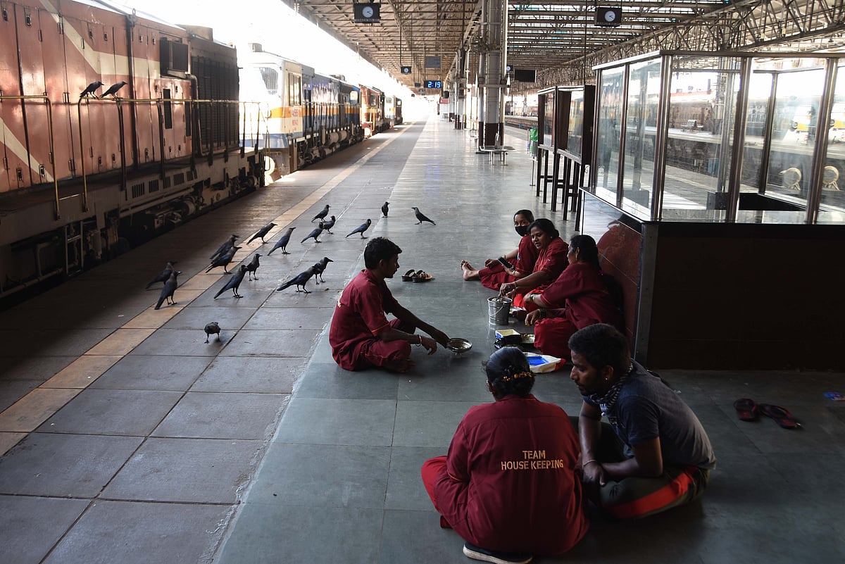 Porters having food as all trains have been shut down.