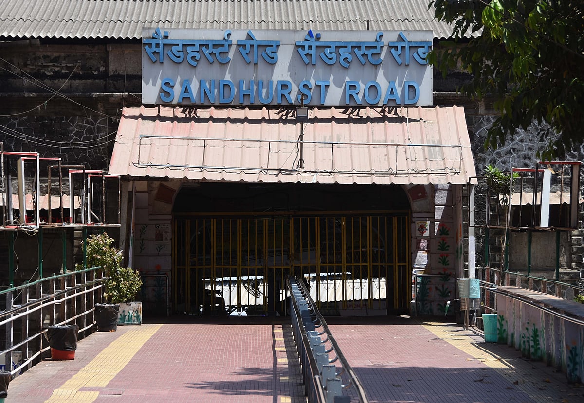 Sandhurst Road Railway Station on Central line shut down on Monday.