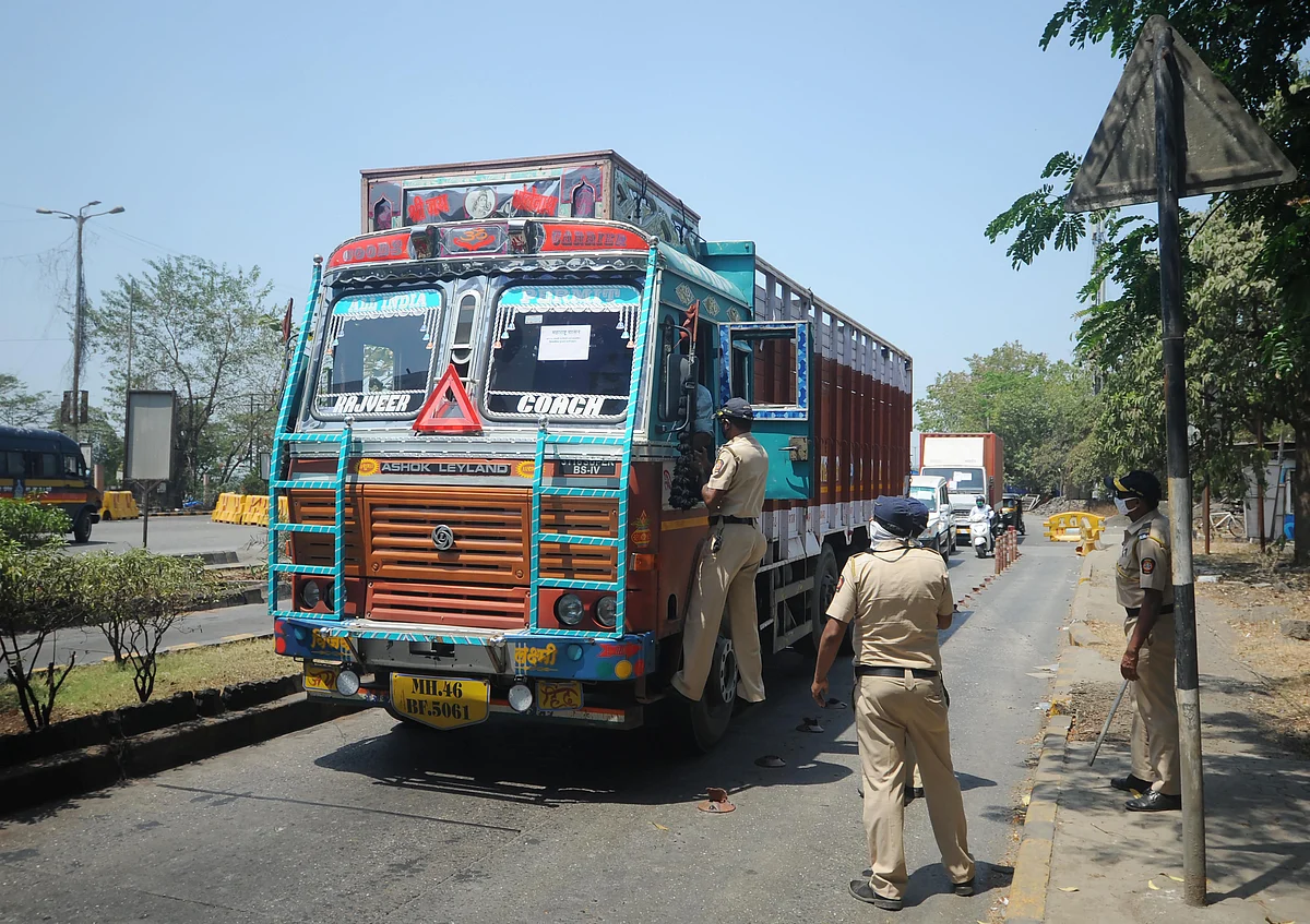 Mumbai police checks all the vehicles across the city during the lock down on Thursday.