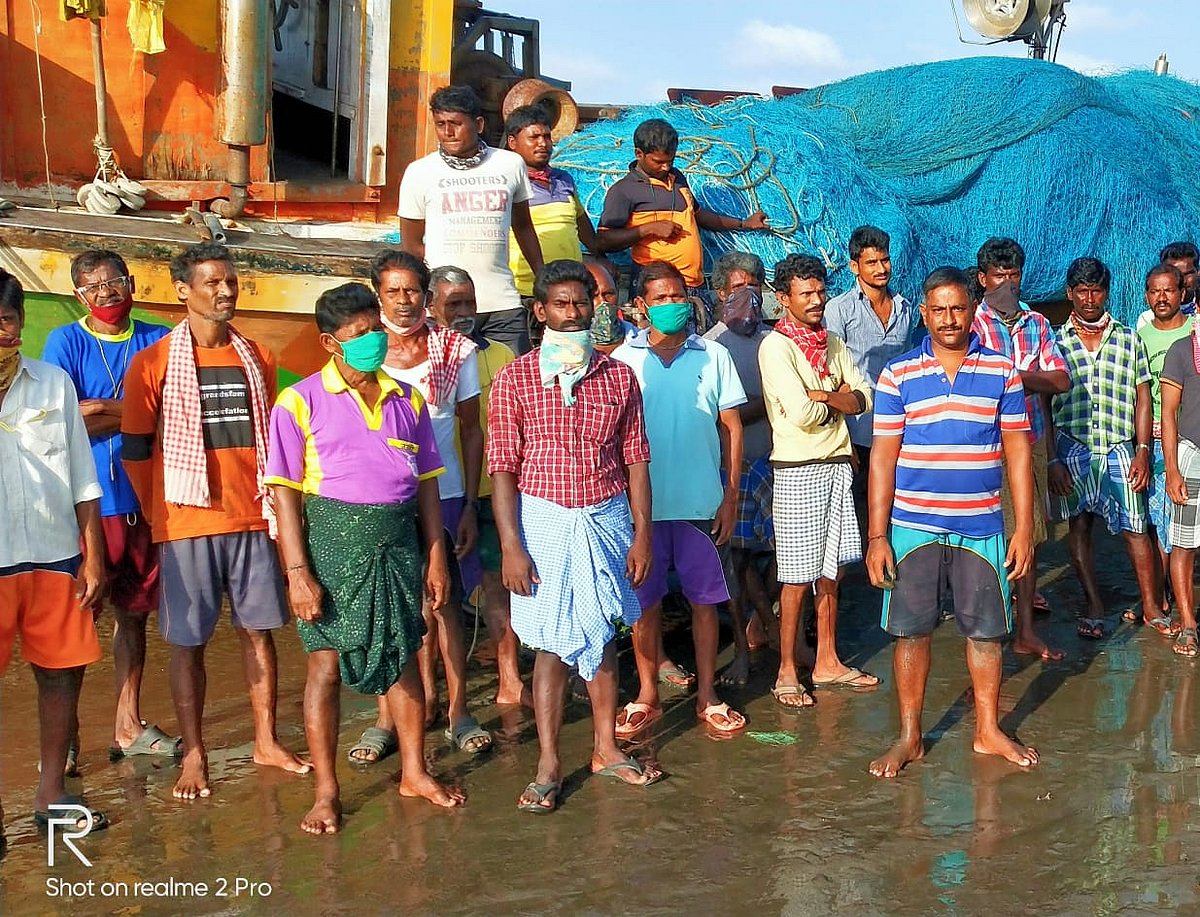 Mira Bhayandar: 119 fishing boat helpers from Andhra Pradesh stranded in Uttan

