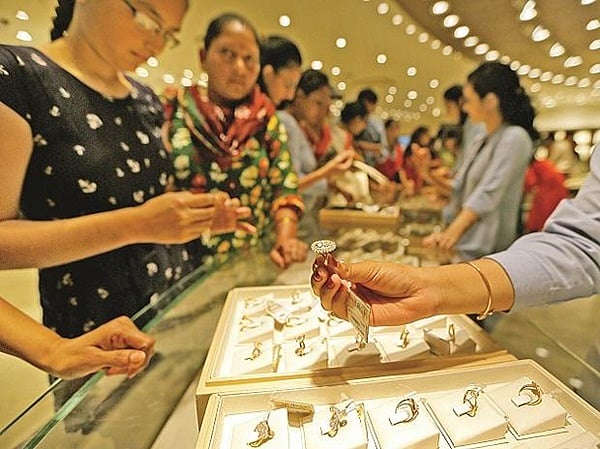 Are shops open in Pune? Check out PMC's new guidelines for jewellery, stationery, footwear, clothing and other shops