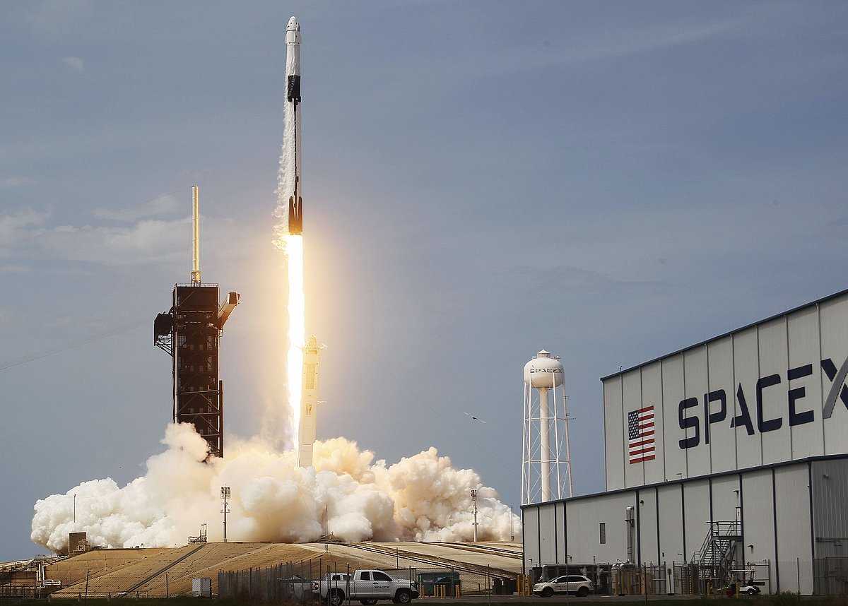 he SpaceX Falcon 9 rocket with the manned Crew Dragon spacecraft attached takes off from launch pad 39A at the Kennedy Space Center on May 30, 2020 in Cape Canaveral, Florida.