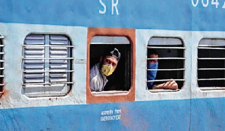 Migrant workers returning to Mumbai in hope of new dawn