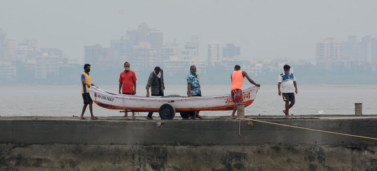 Fishermen at Khar ahead of the Cyclone Nisarga