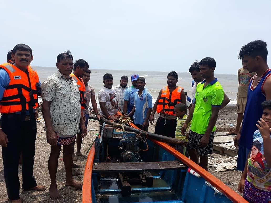 Three fishermen rescued from sea near Maharashtra’s Uttan after boat overturns


