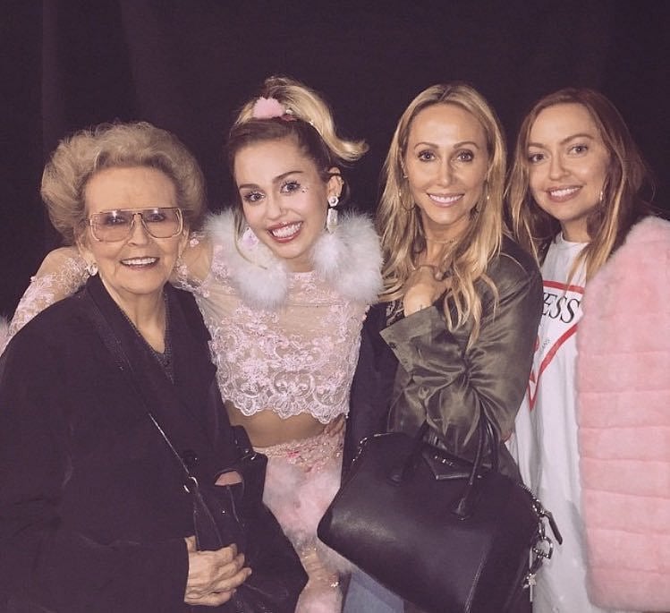 Miley Cyrus' grandmother Loretta Jean 'Mammie' Palmer passes away