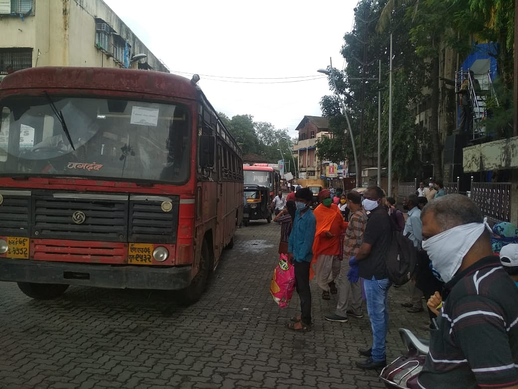 Coronavirus in Kalyan-Dombivali: KDMC’s hair-raising unsafe bus stops