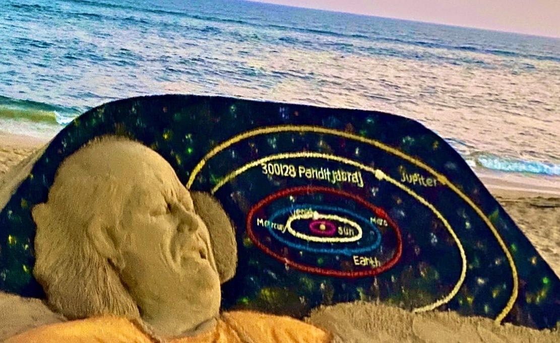 Sudarsan Pattnaik shares sand art rendition of Pandit Jasraj - why is the solar system in the picture?