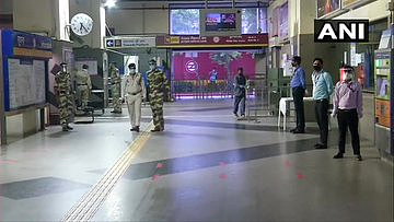 Haryana: Delhi Metro Rail Corporation will resume services from 7 am today on Yellow and Rapid Metro lines; visuals from Huda City Centre metro station in Gurugram.