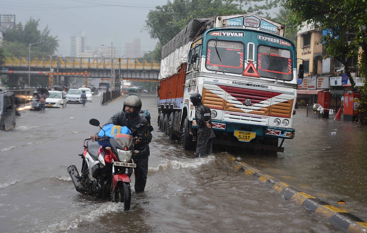 Waterlogging in Sion due to heavy rainfall in Mumbai