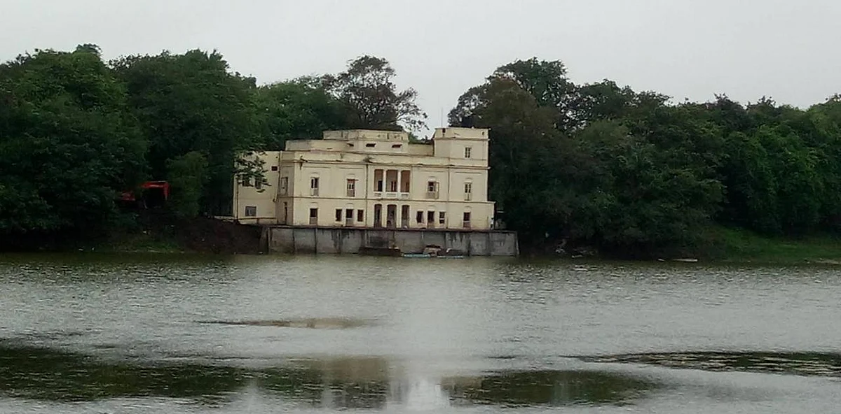 Sukh Niwas Palace |