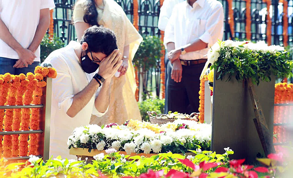 Maharashtra Minister Aaditya Thackeray pays tribute to his grandfather BalasahebThackeray at his Memorial on his death anniversary, at Shivaji Park in Mumbai on Tuesday.