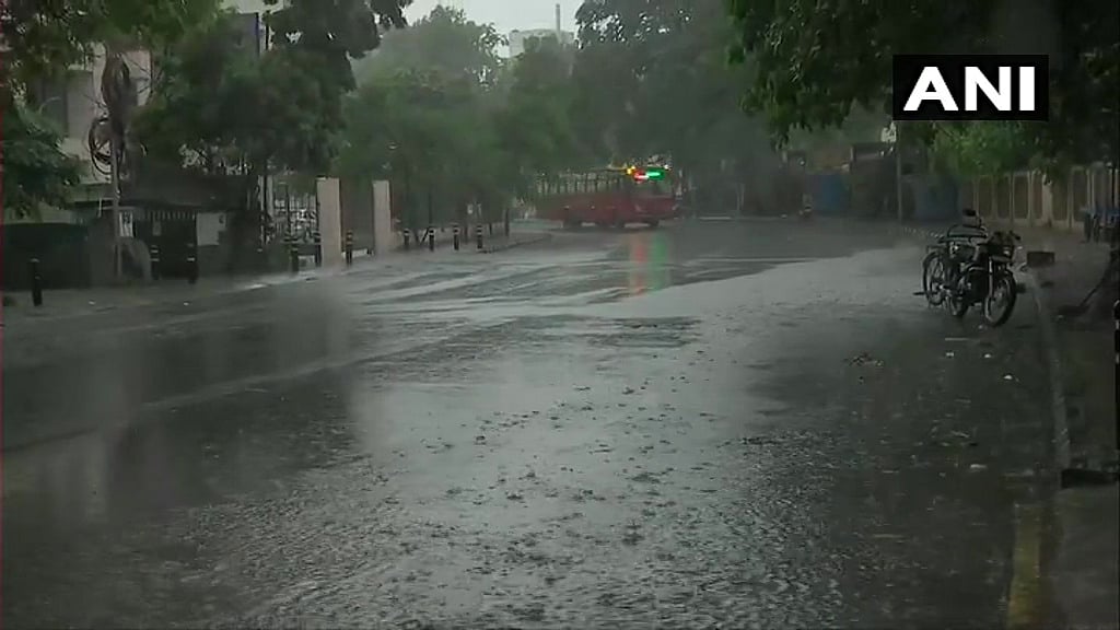 Over 1 lakh people evacuated in Tamil Nadu ahead of Cyclone Nivar landfall