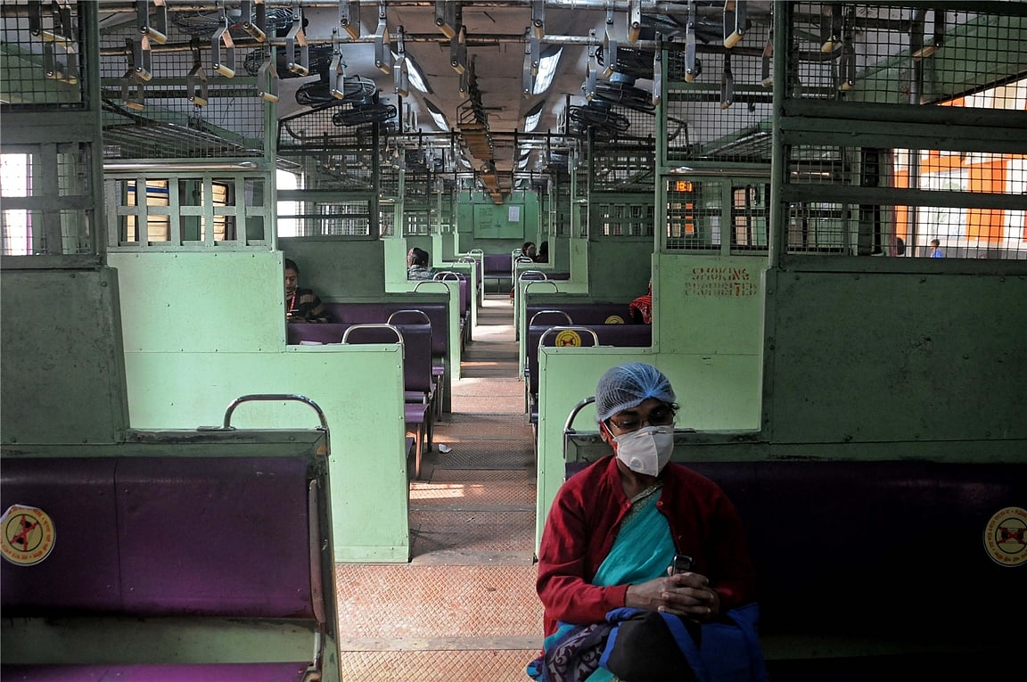 Kolkata: One man dies after falling from overcrowded local train; opposition attacks government over new restrictions