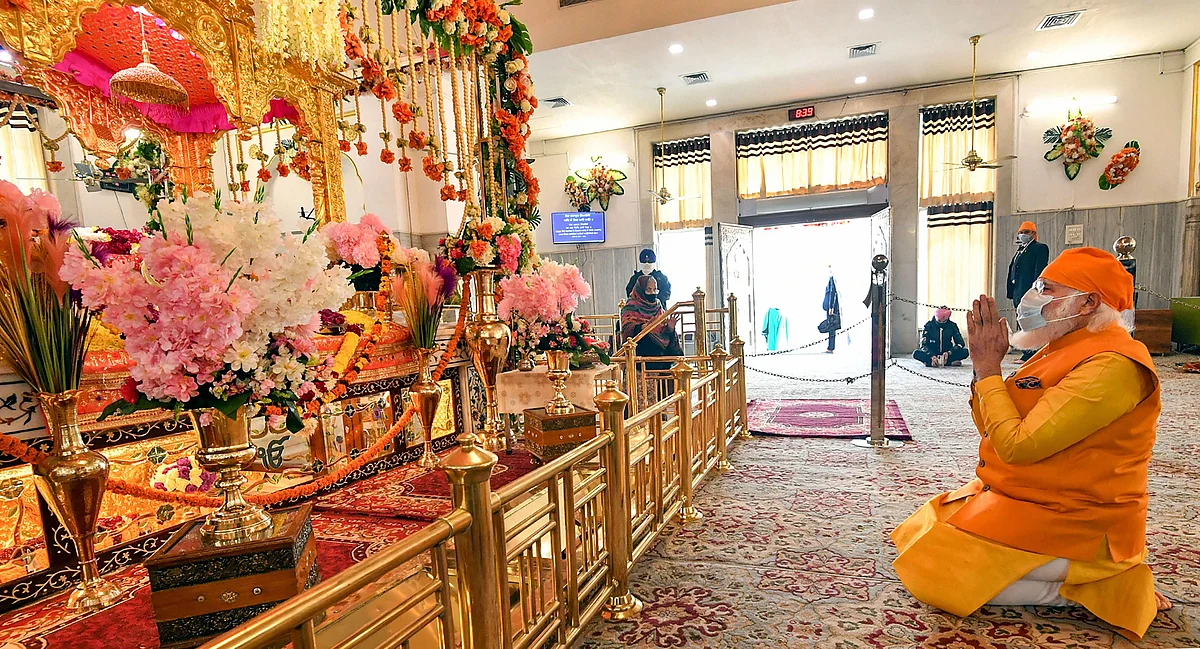 Prime Minister Narendra Modi offers prayers at Gurdwara Rakab Ganj Sahib on the occasion of the 400th Prakash Parv of Guru Teg Bahadur, in New Delhi, Sunday, Dec. 20, 2020.