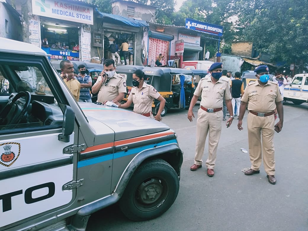 Traffic cops to collect fines in cash to increase recovery of pending e-challans 