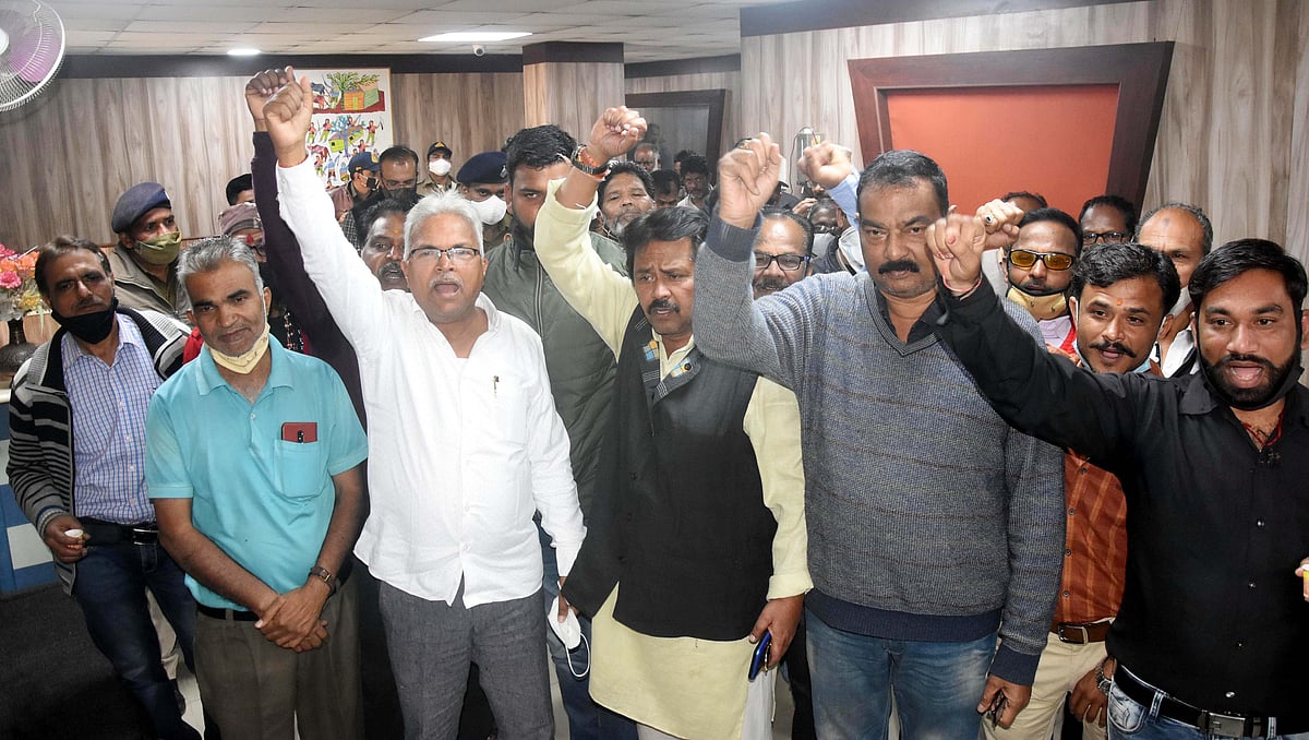 Ex-BJP legislator, supporters create ruckus at Bhopal Municipal Corporation office