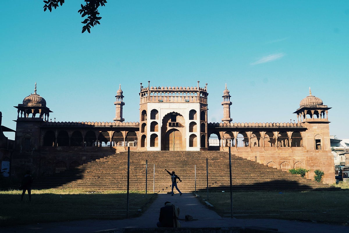 Moti mosque pic by Sunil Gupta