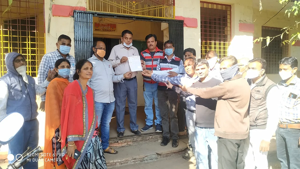 Government teachers from Bagh village of Dhar district submitting memorandum to the block education officer in Bagh of Dhar district