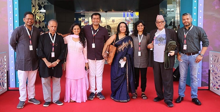 Cast and crew of Karkhanisanchi Waari