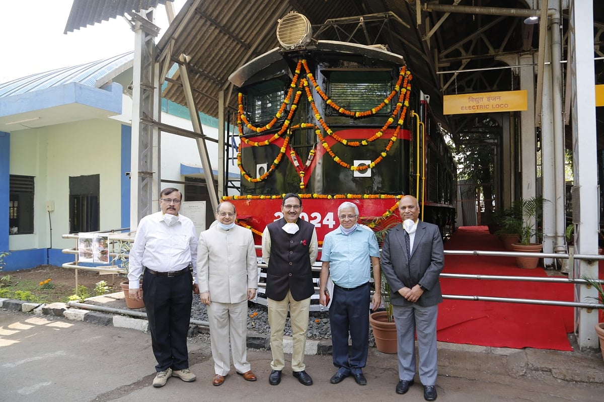 Sanjeev Mittal, General Manager, Central Railway re-dedicates Heritage Locomotive donated to Nehru...