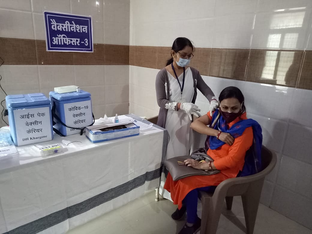 Doctors and health workers during dry run at hospital in Khargone on Friday