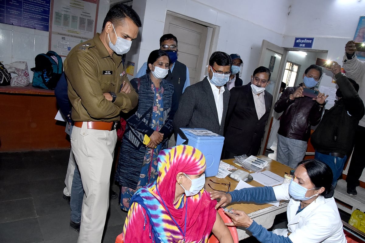 Ratlam collector Gopalchandra Dad and superintendent of police Gaurav Tiwari during dry run